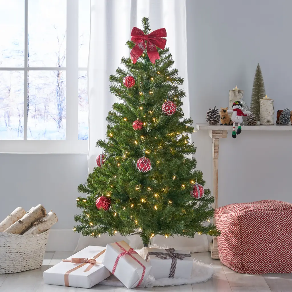 4.5 Foot Hinged Tree 200 Clear Lights, 32 Inch Green PVC Christmas Tree nh-bc furniturings