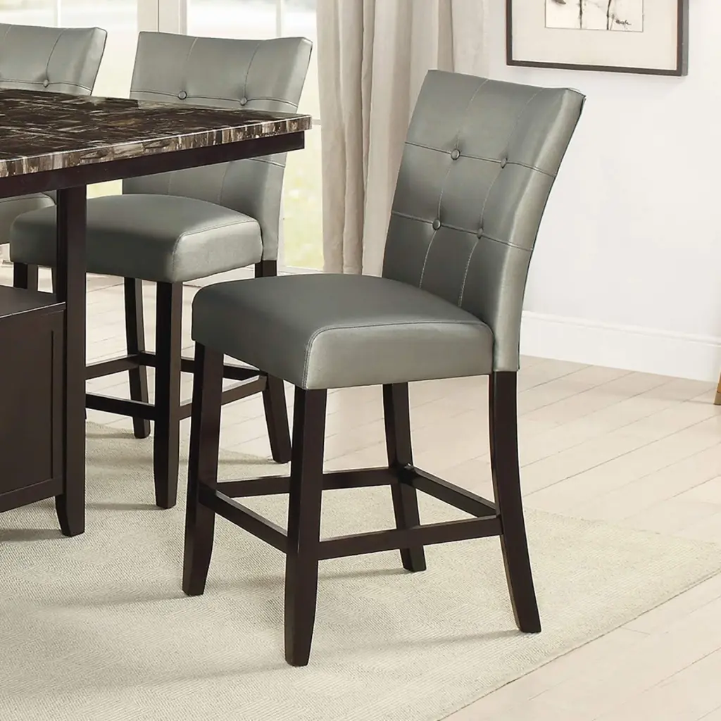 Modern Counter Height Chairs Set 2 - Silver Faux Leather Tufted Bar Stools kanepe
