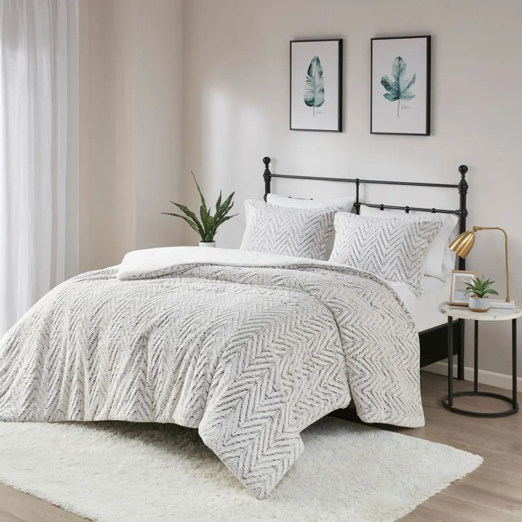 Ultra Plush Down Alternative Comforter Set Queen Size Ivory Faux Fur jla