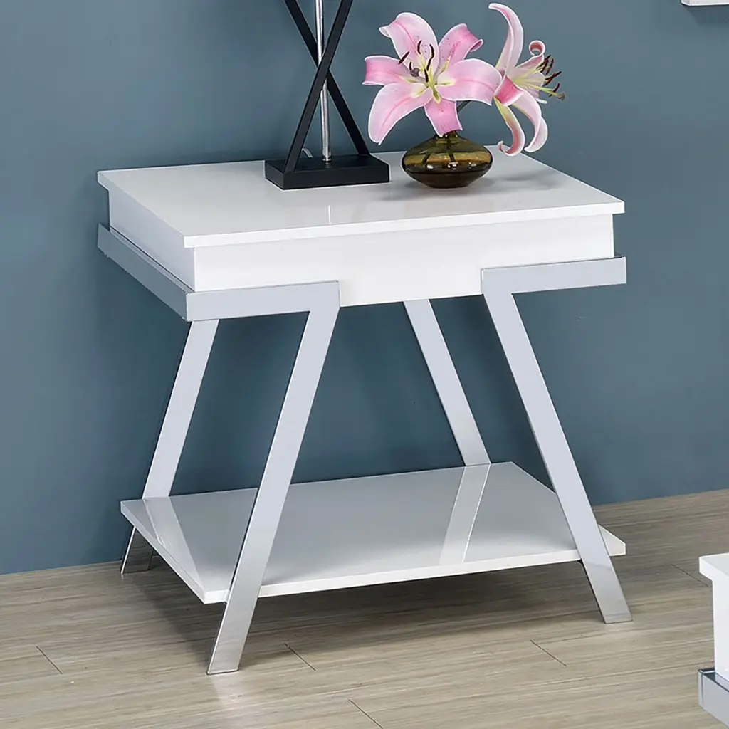 Contemporary White End Table High Gloss Finish and Chrome Frame kanepe