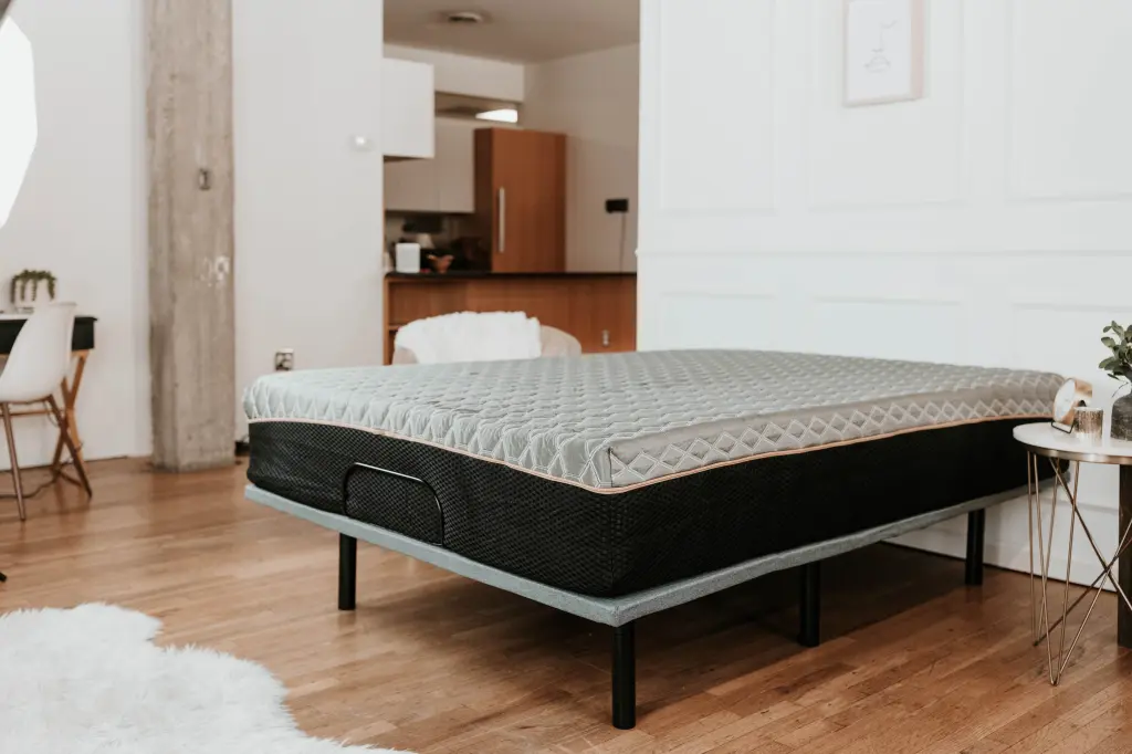 Copper Infused Hybrid 14 Inch Plush Memory Foam Queen Mattress Black Graphite omne sleep