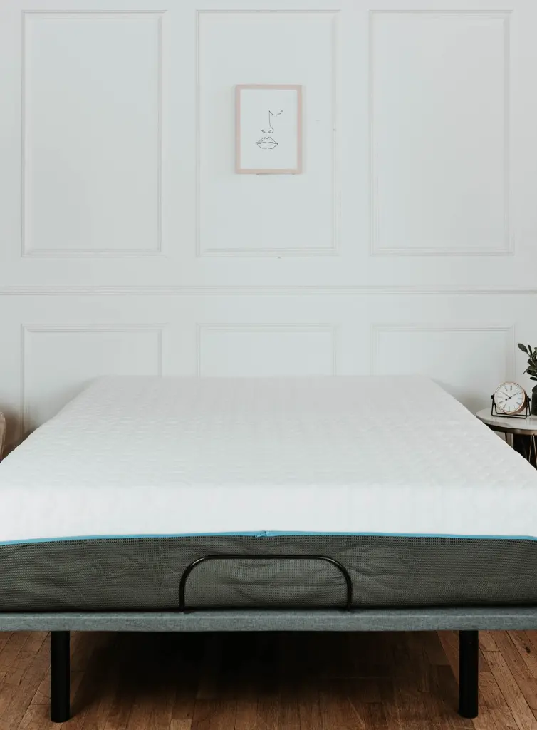 Copper Infused 14 Inch Plush Memory Foam California King Mattress White omne sleep