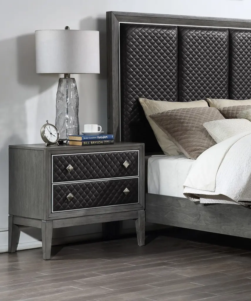 Modern Styling Bedroom Nightstand 2 Drawers Faux Leather Upholstered kanepe