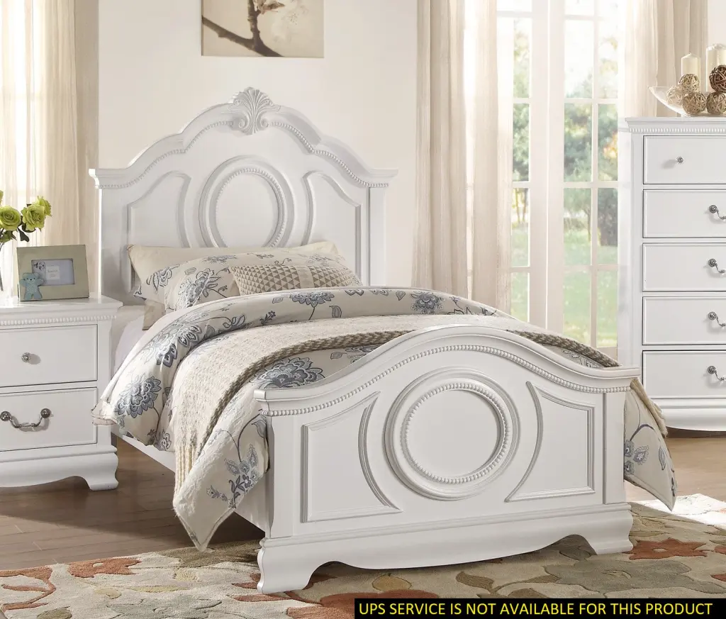 Timeless White Finish Panel Bed, Traditional Style Full Size Bedroom Furniture kanepe