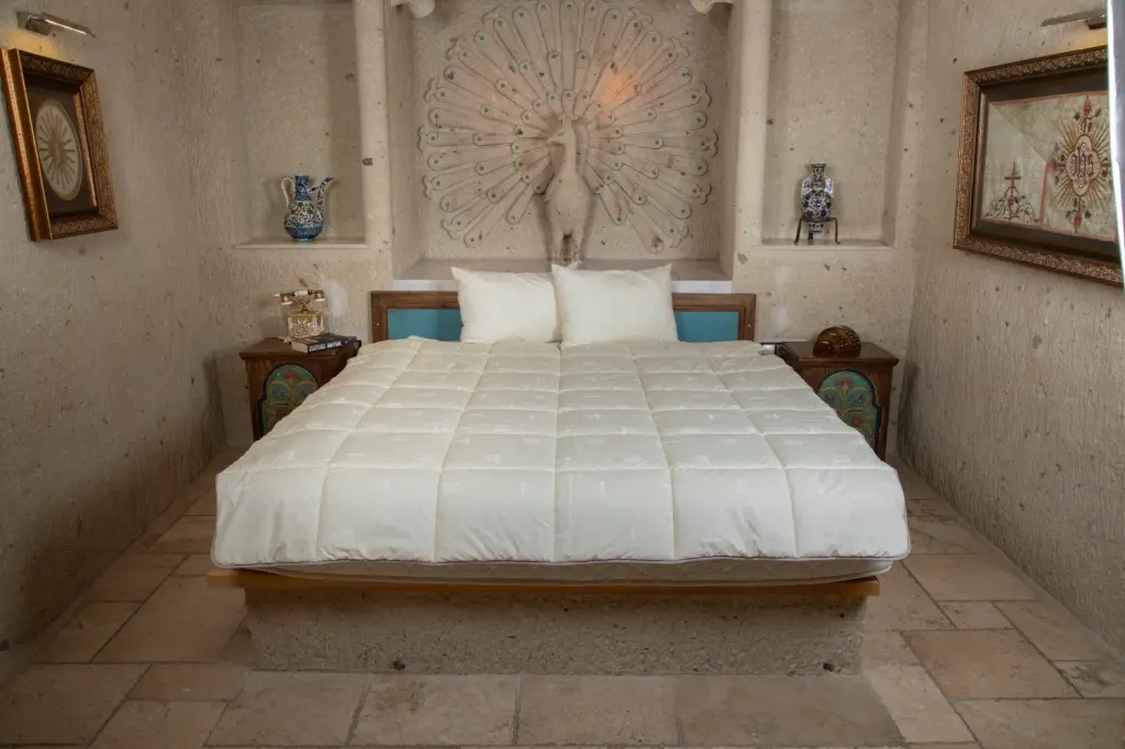 Duvetta Wooly Queen Size Quilt Cream Wool Warm And Cozy Bedding furnia