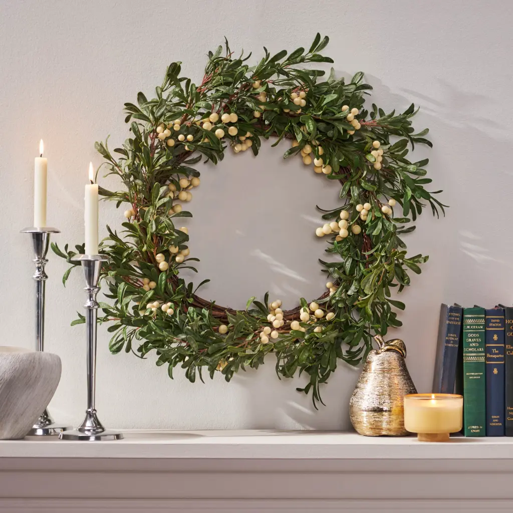 29 Inch Snowberry Wreath White Green Plastic nh-bc furniturings